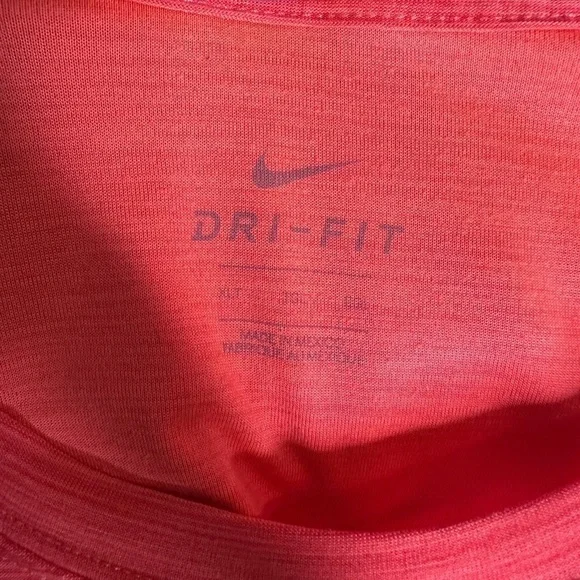 Nike T-shirts - Picture 6 of 7